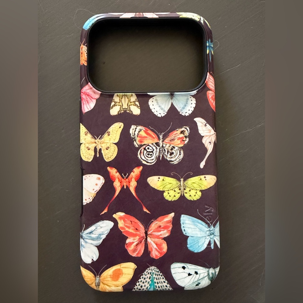 IPHONE 17 PRO CASE